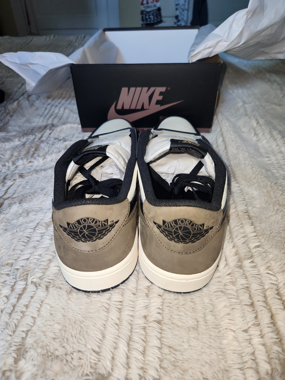 Air Jordan 1 Retro Low Og - Picture 5 of 7